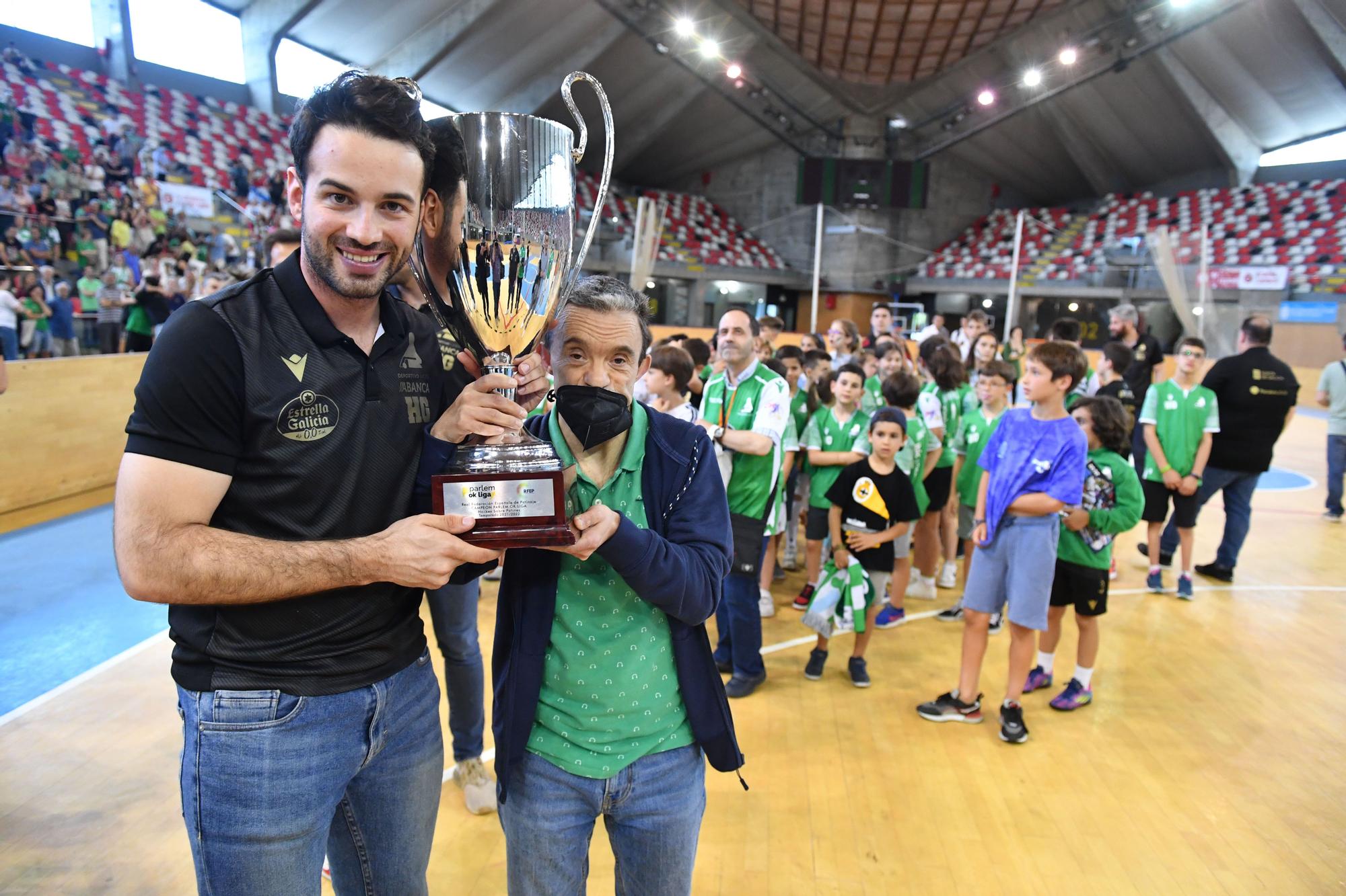 El Liceo celebra el campeonato de liga con la afición en el Palacio de los Deportes de Riazor