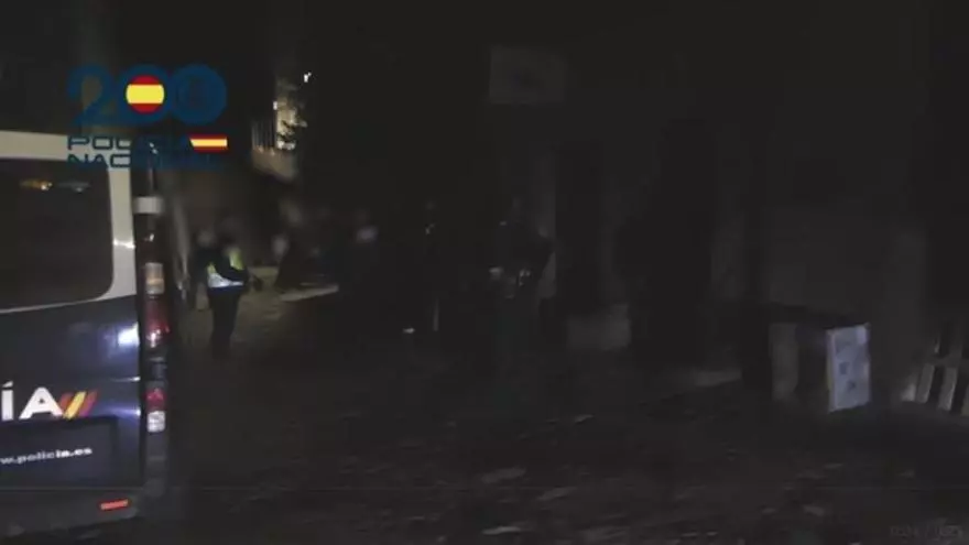 Detenido en València un explotador de mujeres tras liberar a seis víctimas en un piso
