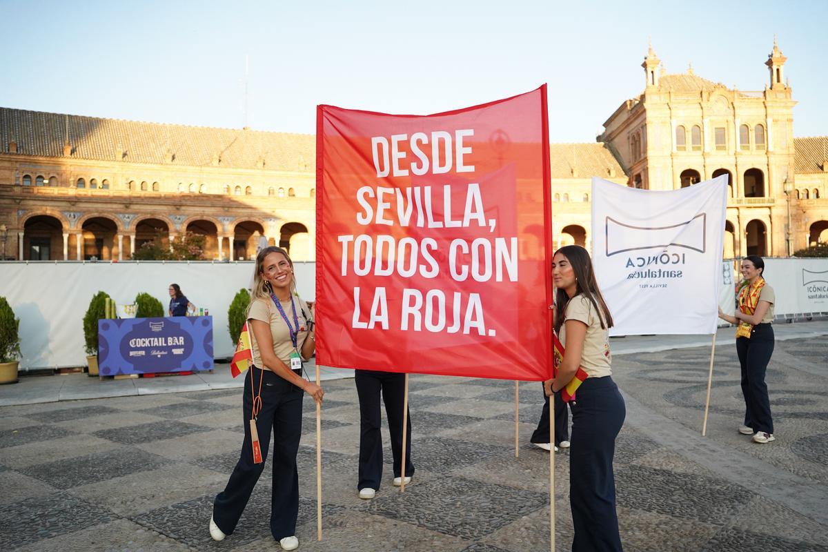 Así se vivió la semifinal entre España y Francia en la Plaza de España en imágenes Así se vivió la semifinal entre España y Francia en la Plaza de España en imágenes