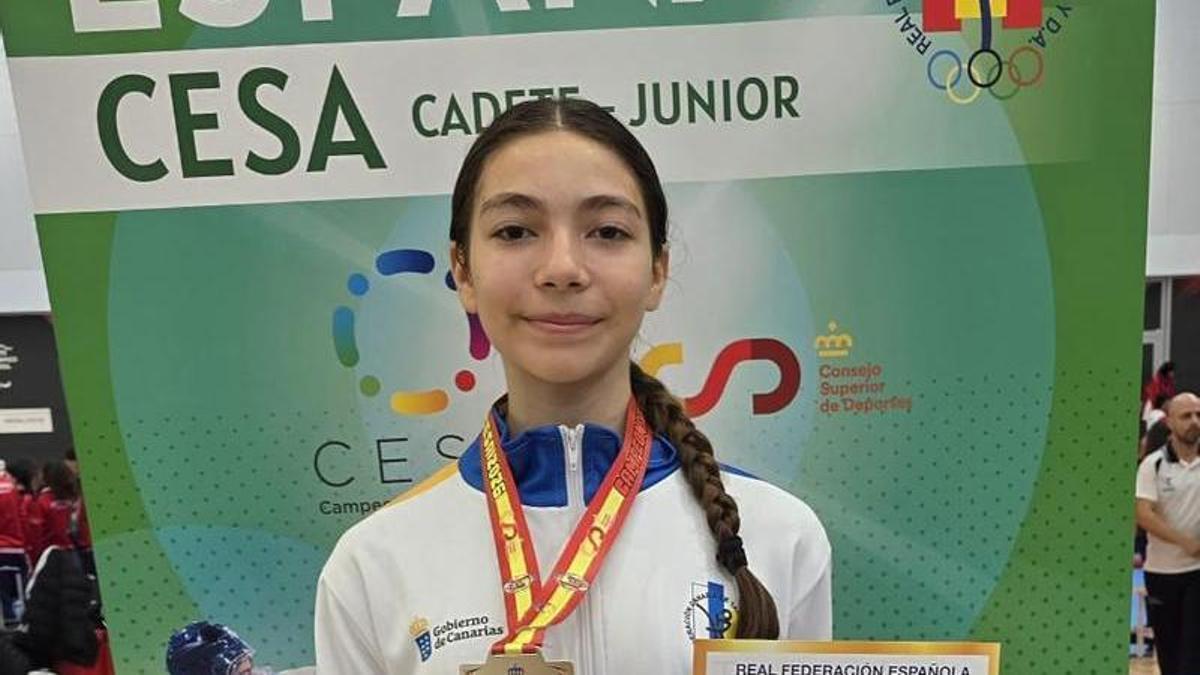 la grancanaria gana sus cuatro combates sin ceder sets y se proclama campeona de España júnior de taekwondo