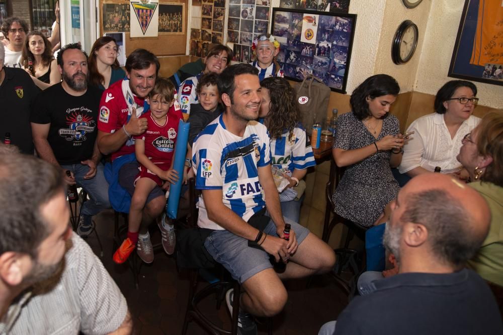 El equipo coruñés se juega el ascenso a Primera División y la ciudad se vuelca en plena celebración de San Juan.