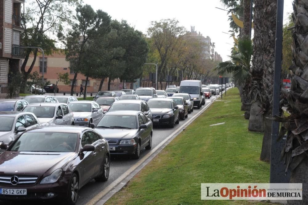 Atascos en Murcia por la protesta de los agricultores en sus tractores