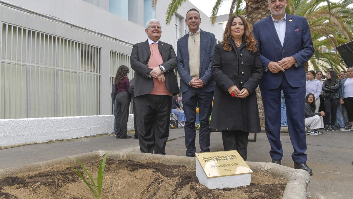 Ouided Bouchamaoui, Premio Nobel de La Paz 2015, en su visita al IES Pérez Galdós