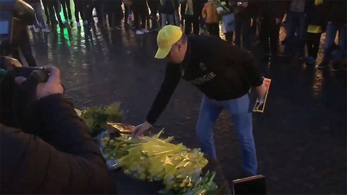 Emocionante homenaje de los aficionados del Nantes a Sala