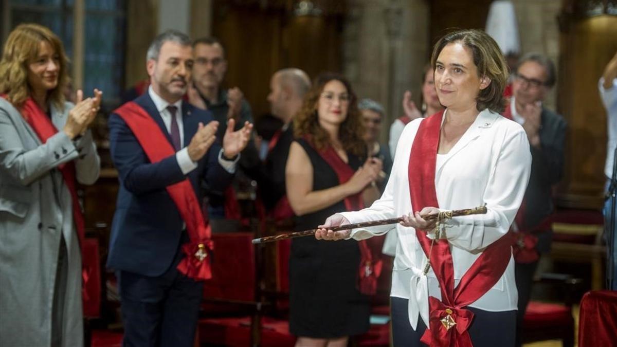 Ada Colau renueva como alcaldesa de Barcelona