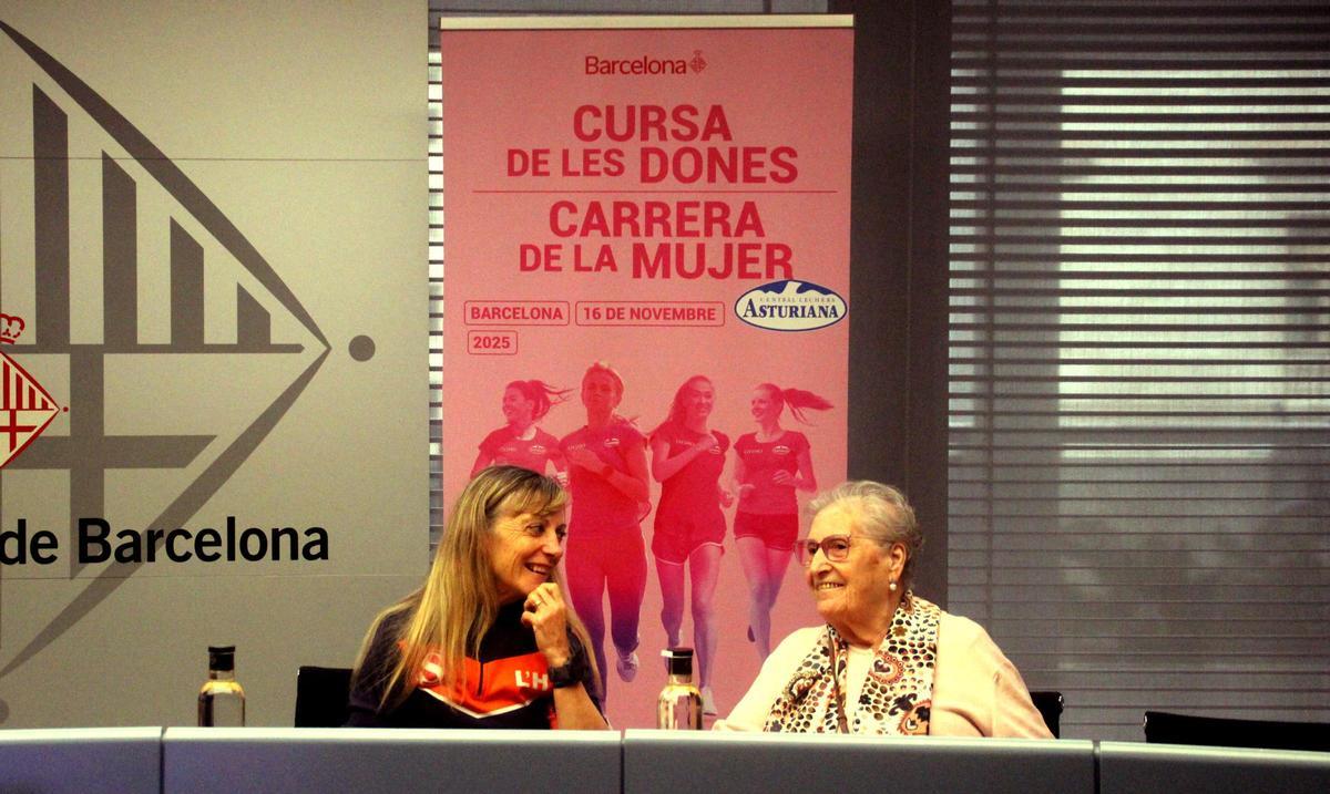 La atleta Mari Carmen Paredes, junto a Angustias Gómez, la atleta de más edad que participará en la CUrsa de les Dones 2025.