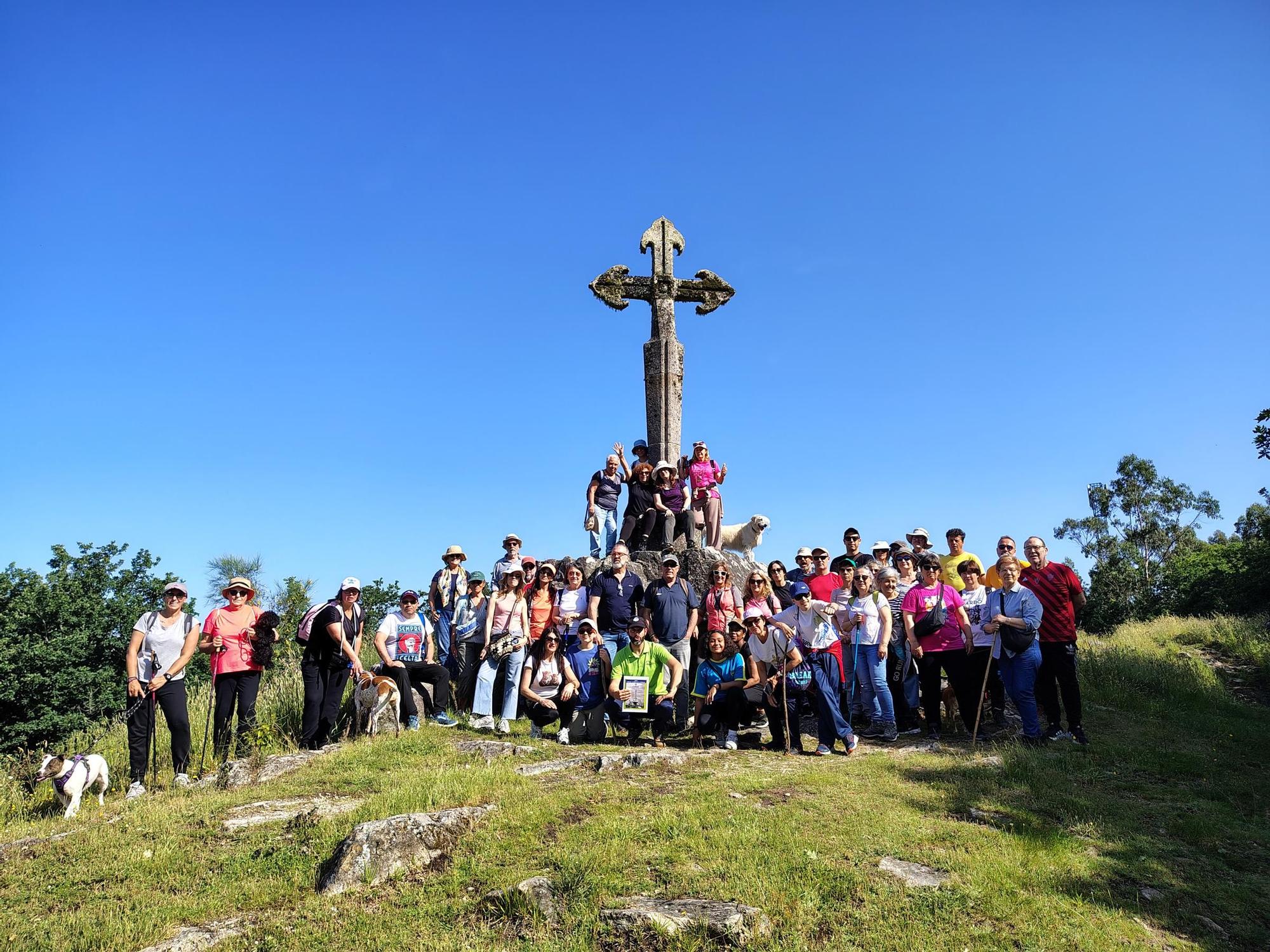 Una de las rutas de A Illa dos Ratos a la cruz de Ermelo.