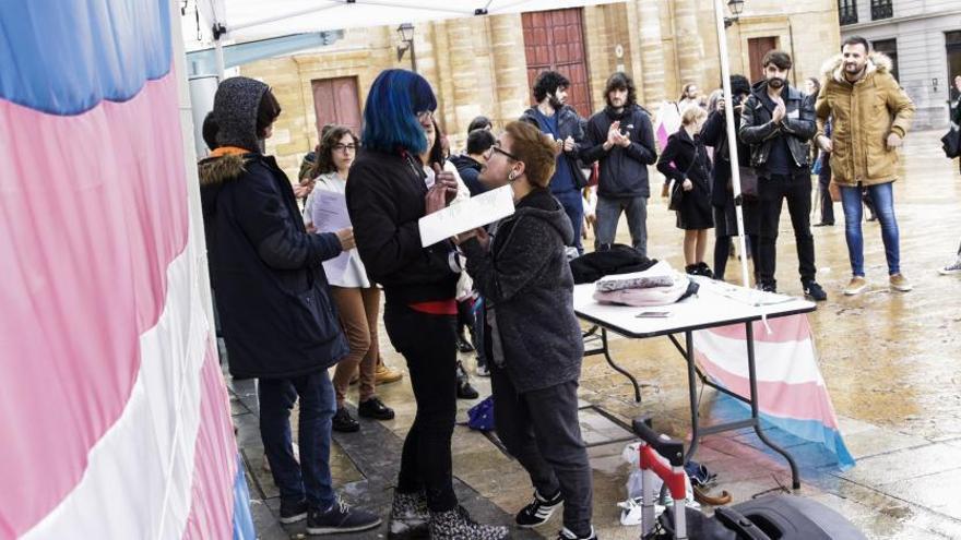 Manifestación en Oviedo por la visibilidad Trans