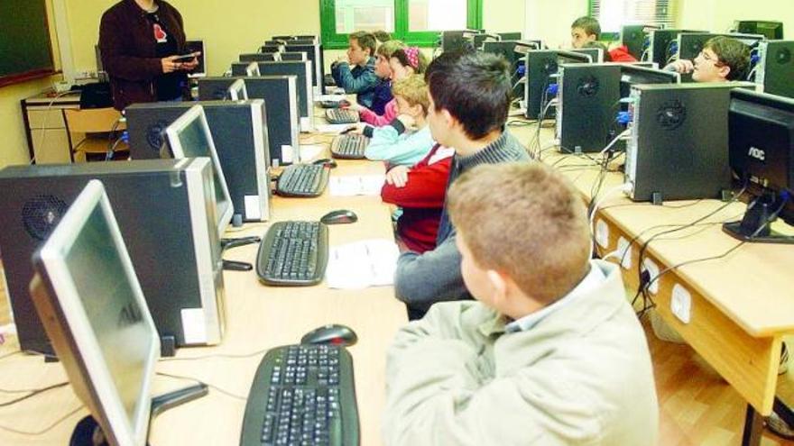 Niños con altas capacidades, ayer, durante un taller de creación de videojuegos en la Escuela Técnica de Informática.