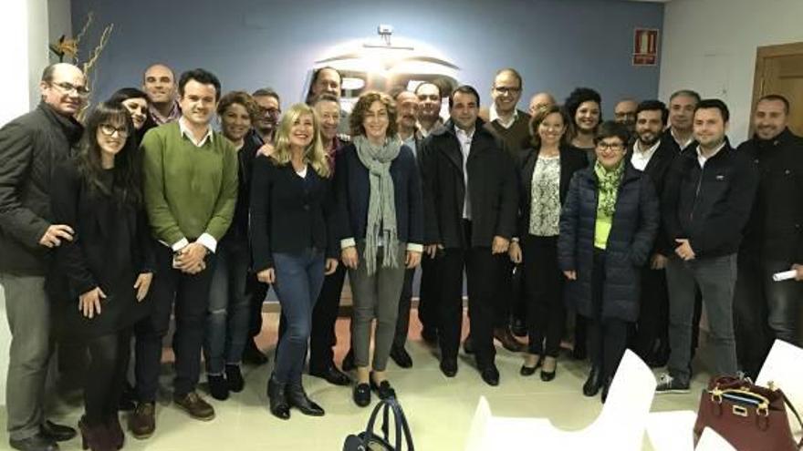 Imagen tras la reunión del PP de la Vega Baja.