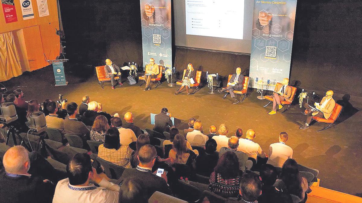 La cita servirá para abordar asuntos como la electrificación del sector y la producción de esmaltes digitales.