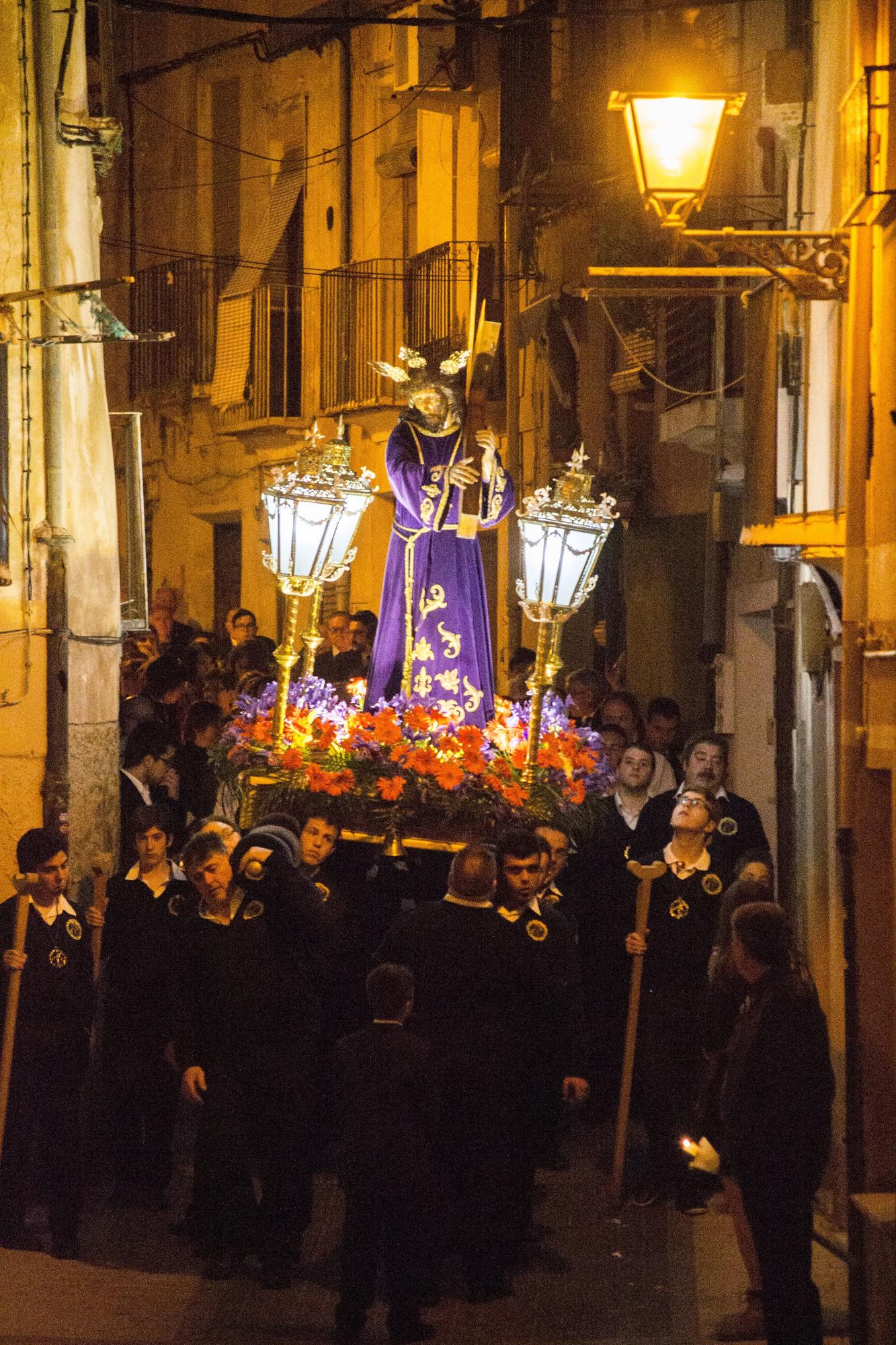 En Xixona destaca el via crucis por el casco antiguo, que se celebra el Viernes de Dolores
