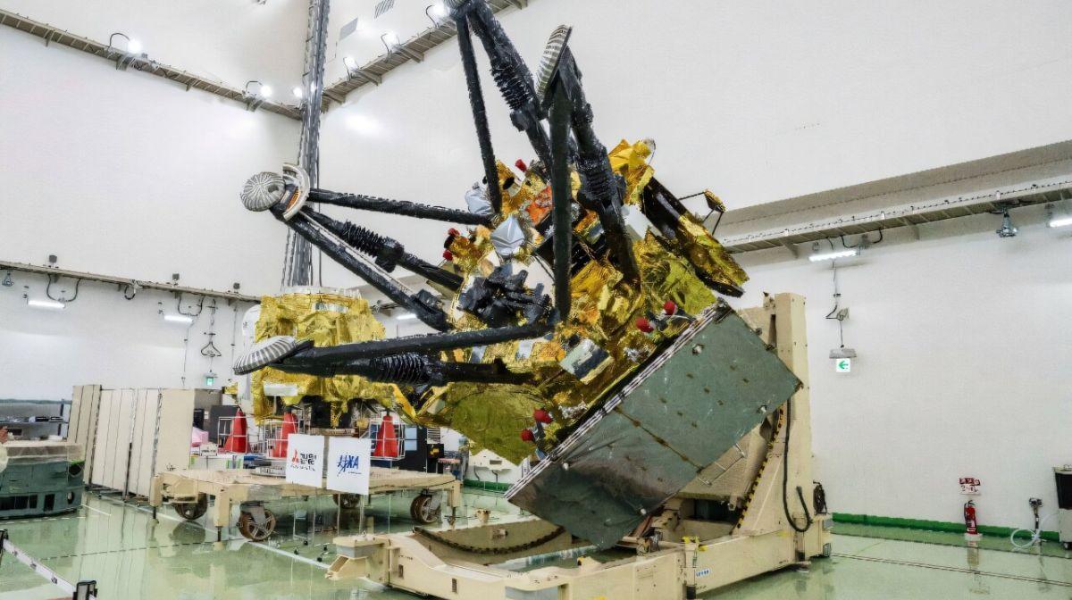 Científicos japoneses están preparando una misión a las lunas de Marte para recuperar muestras que puedan descubrir los orígenes del Sistema Solar y la vida en la Tierra.