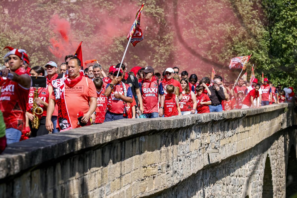 Imatges de la rua del dia de l'Afició del Baxi Manresa