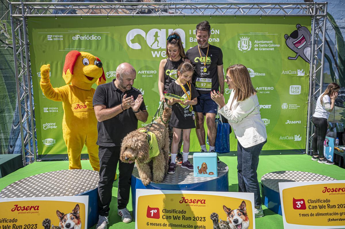 CAN WE RUN BARCELONA. La carrera organizada por Prensa Ibérica y El Periódico de Catalunya con la colaboración de Sport ,  donde las personas y sus mascotas perrunas corren en familia