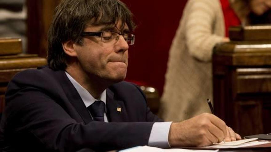 Carles Puigdemont, en el Parlament durant una sessió de control al govern català.