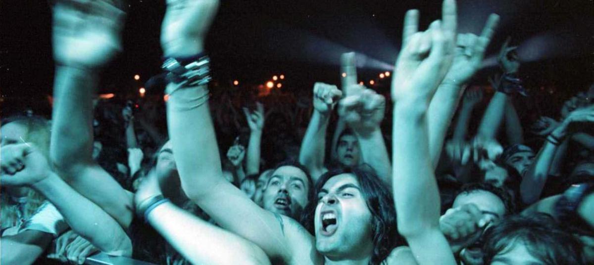 Los amantes del heavy ochentero son más felices.