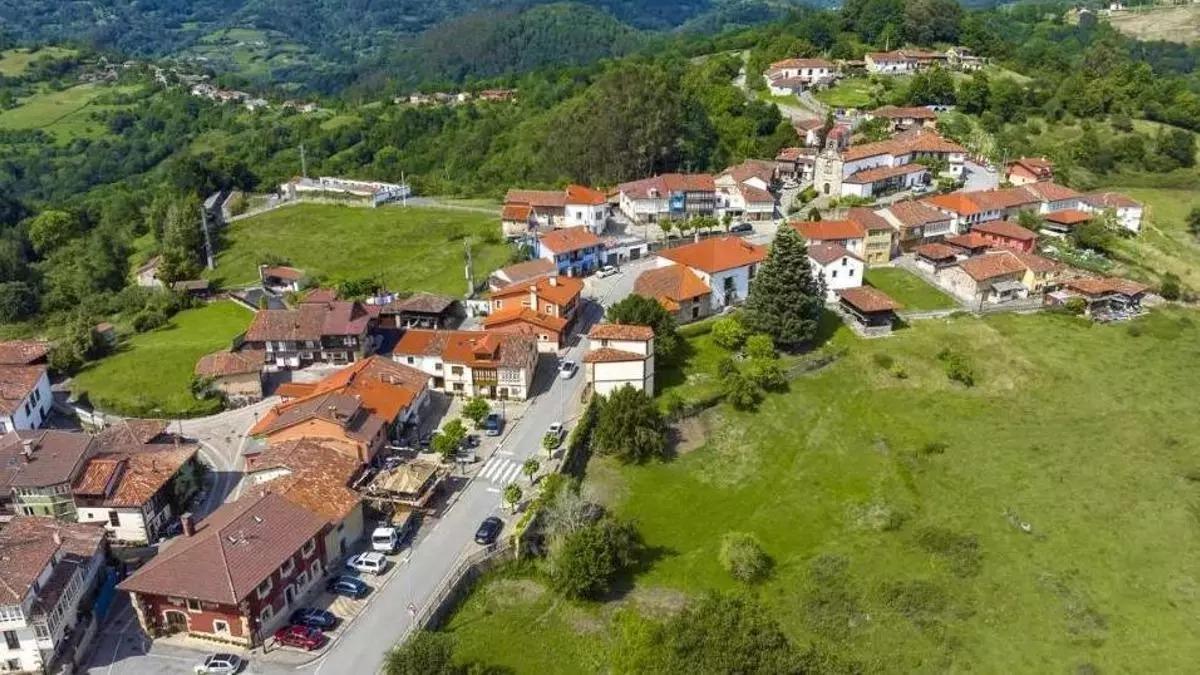 El pueblo asturiano que tiene la combinación perfecta entre naturaleza, gastronomía y tradición