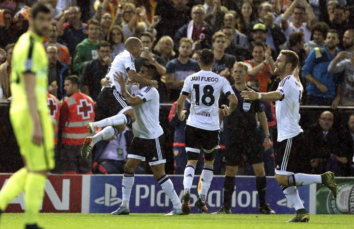 Imágenes del partido entre el Valencia y el Gent en Mestalla