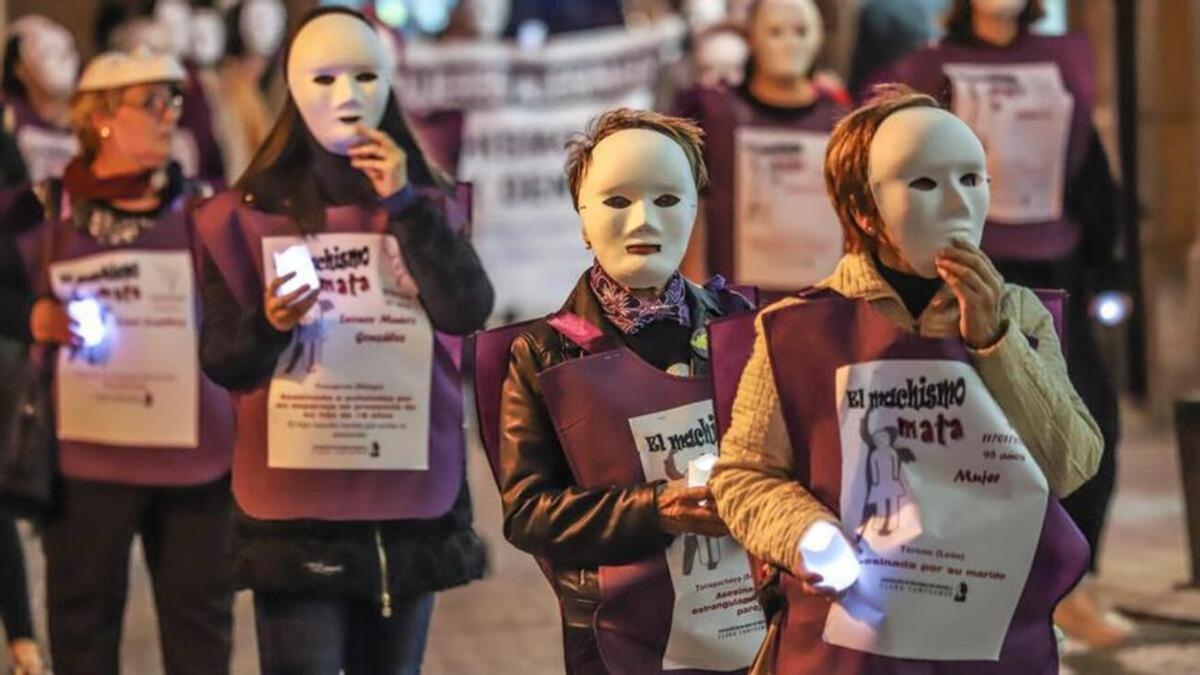 Una marcha contra la violencia de género en Orihuela.