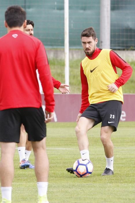 Entrenamiento del Sporting esta mañana en Mareo