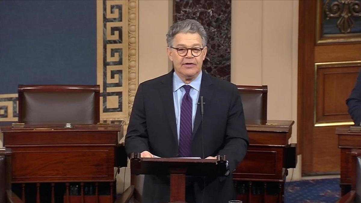 El senador Al Franken anuncia su dimisión, este 7 de diciembre.