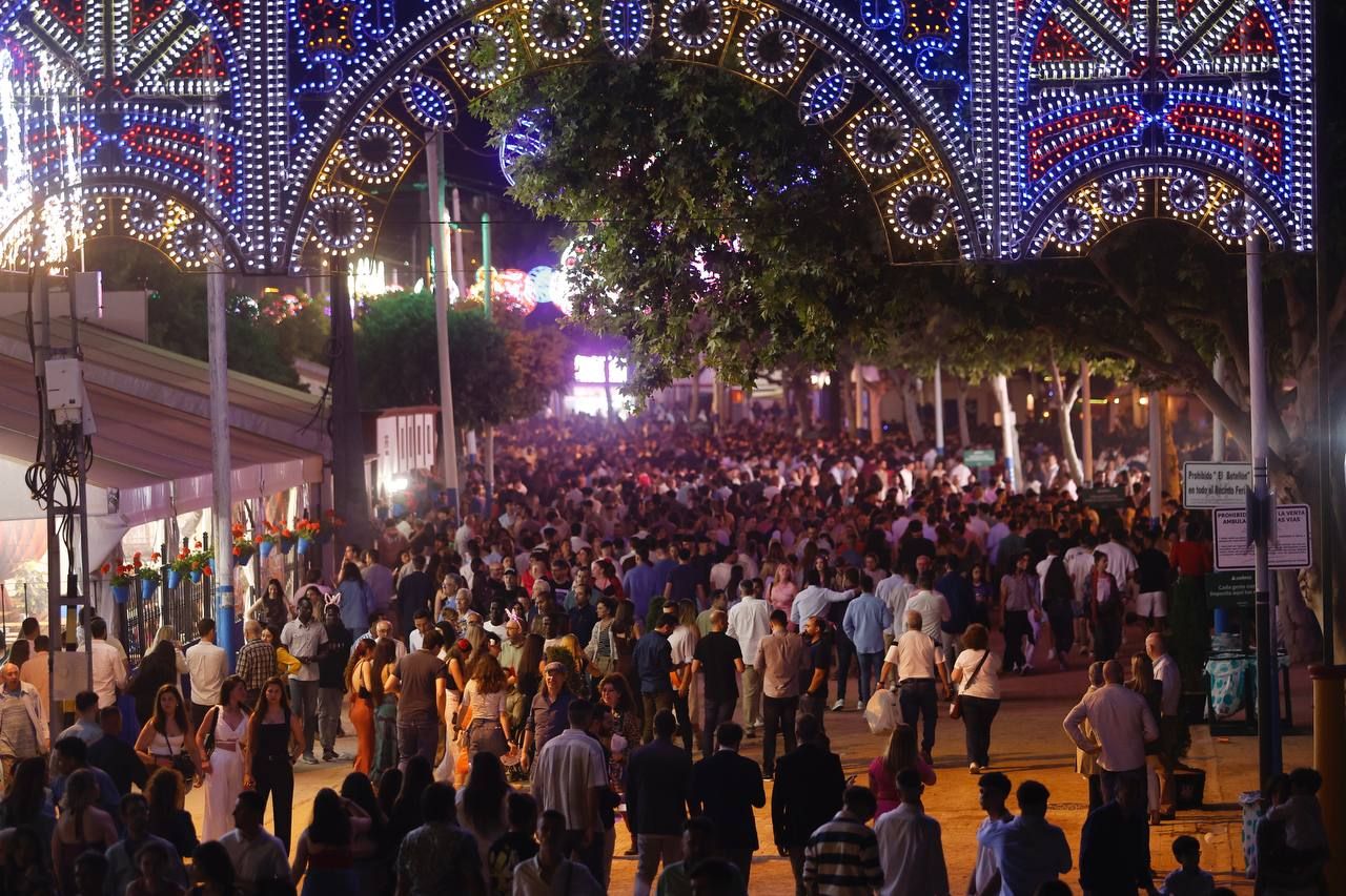 El Arenal se anima desde primera hora en el día del inicio de la Feria de Córdoba