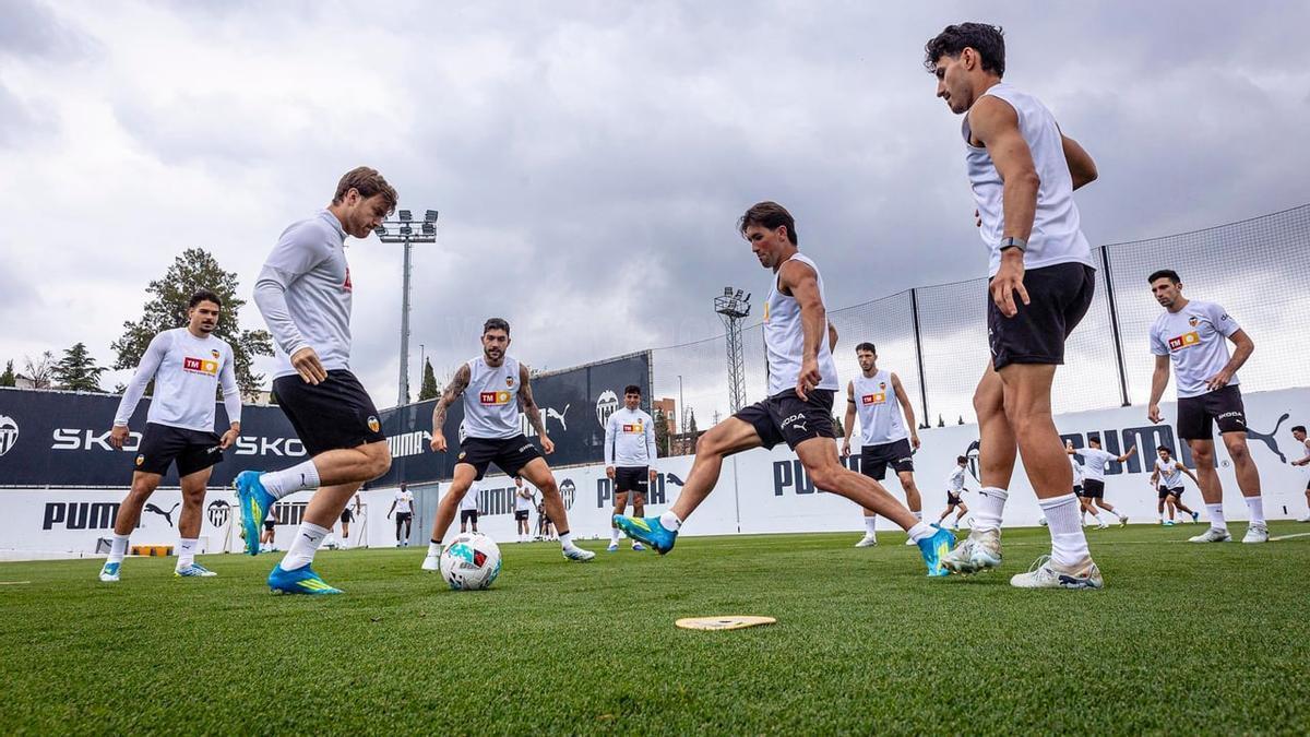 El entrenamiento del Valencia CF, en imágenes