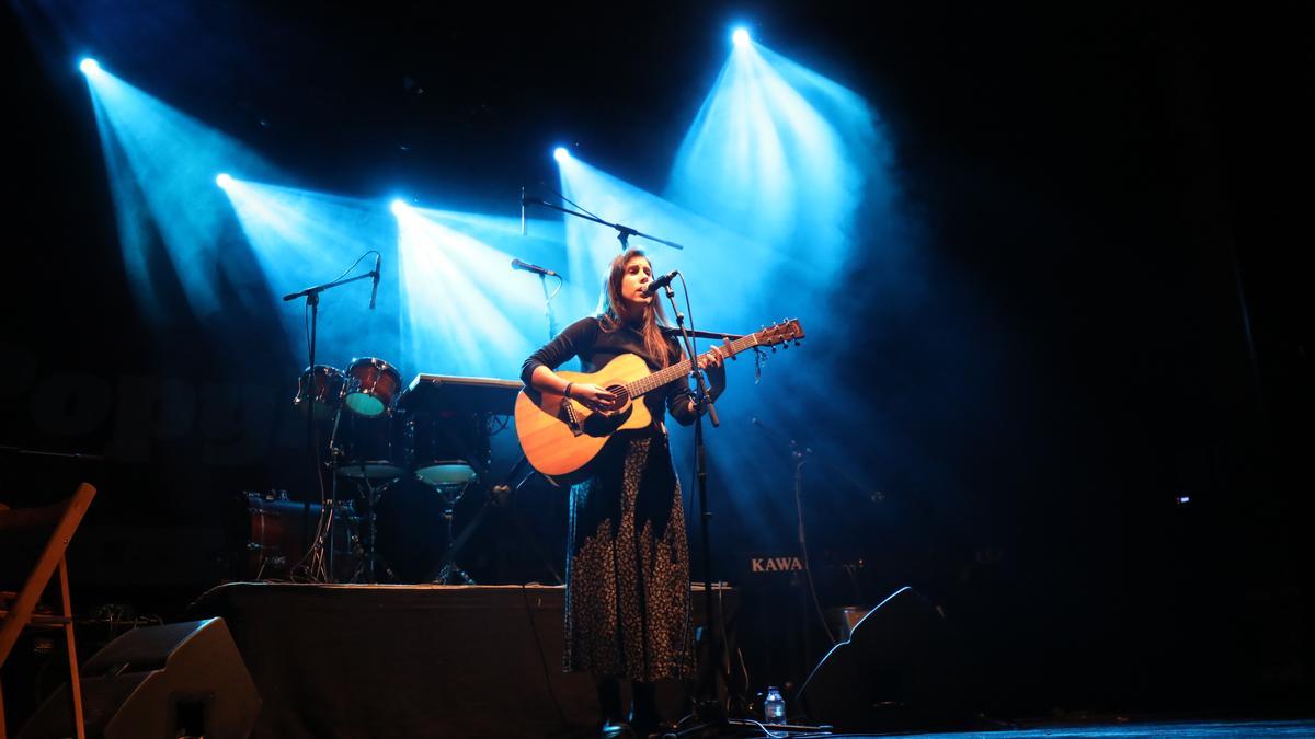 Ester Vallejo, durante su actuación en el Popyrock el pasado sábado.