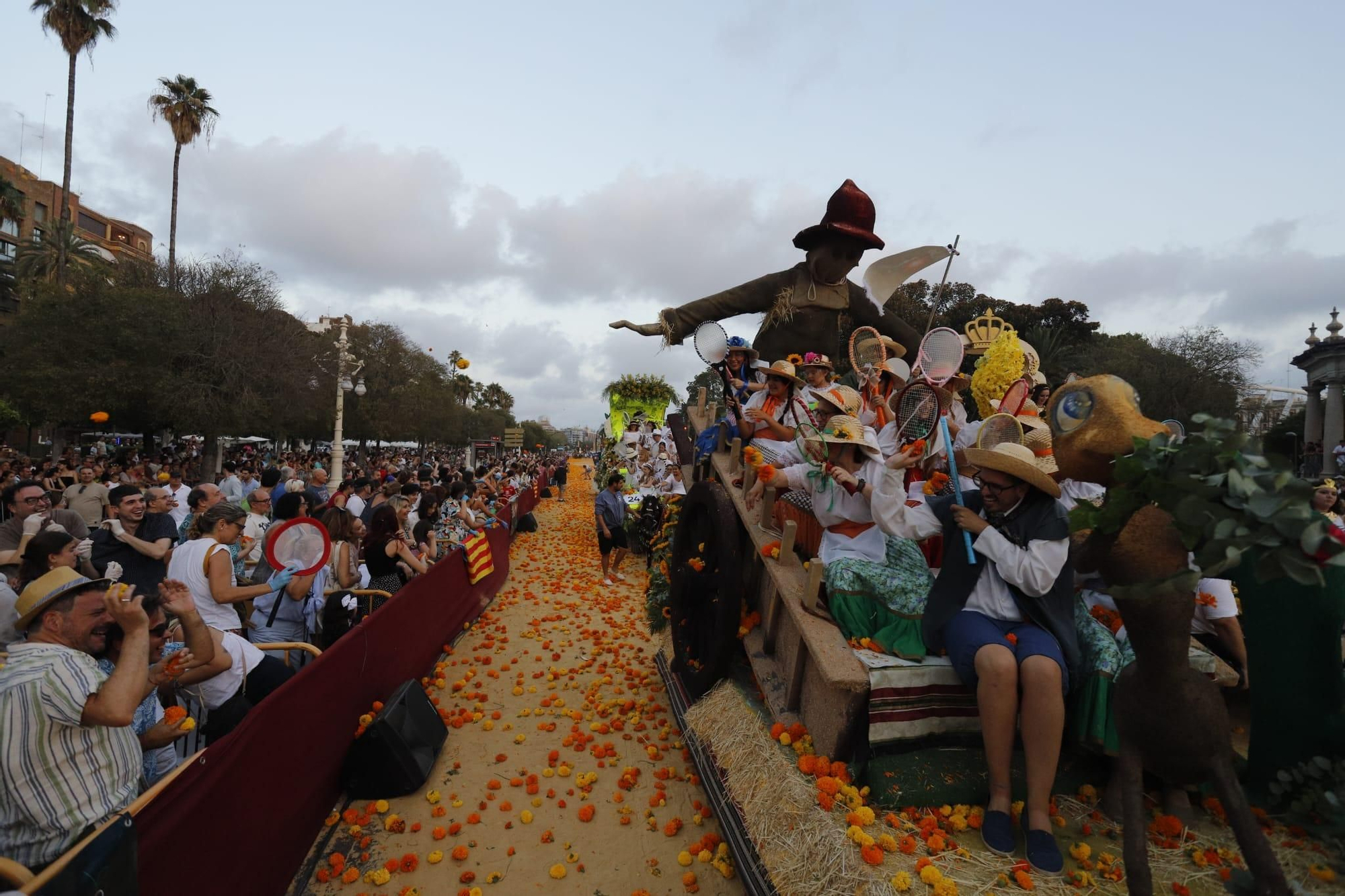 Así ha sido la Batalla de Flores en València 2024