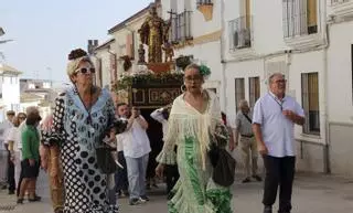 El Santico de Montilla recorre en procesión el popular Barrio de Tenerías