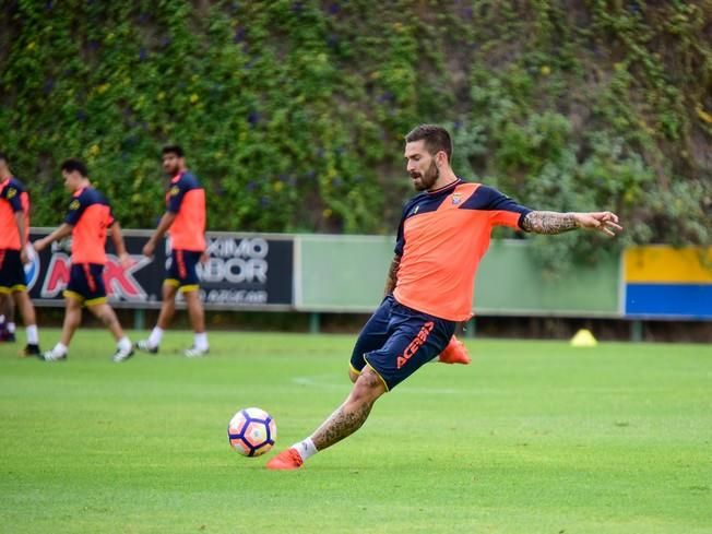 Entrenamiento UD Las Palmas en Barranco Seco ...