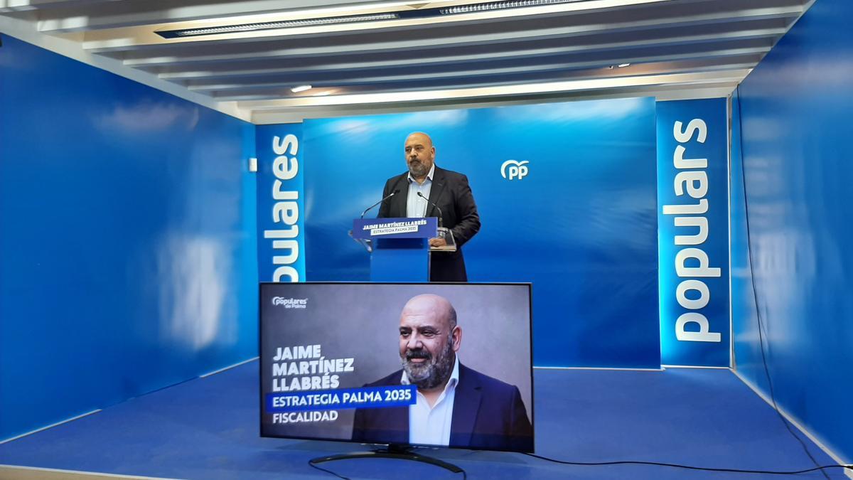 Martínez ha presentado esta mañana la &quot;revolución fiscal&quot; que el PP aplicará en Palma.