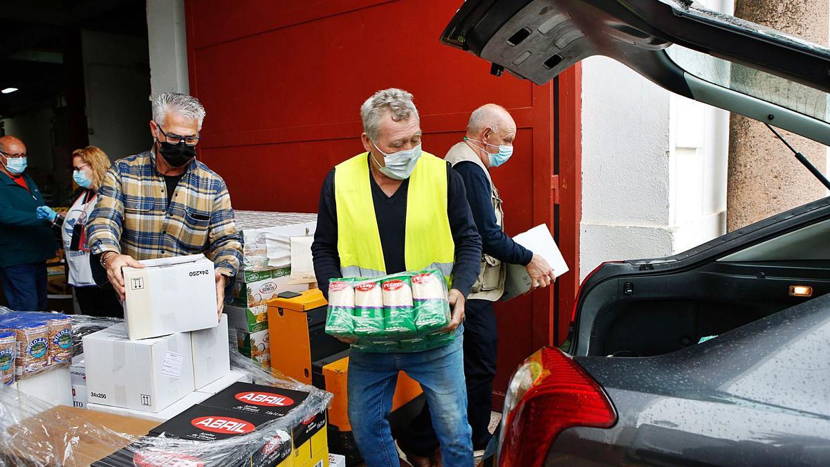 El Banco de Alimentos prepara los productos.