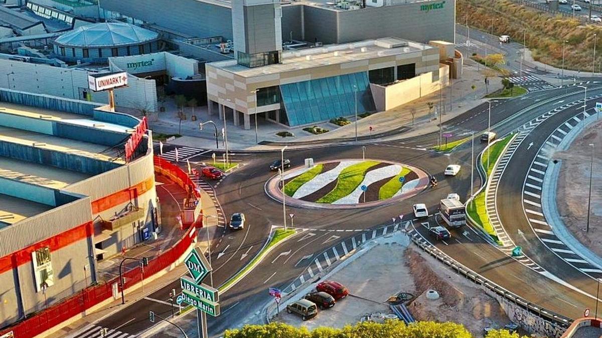 La rotonda de acceso al campus de Espinardo de la Universidad de Murcia.