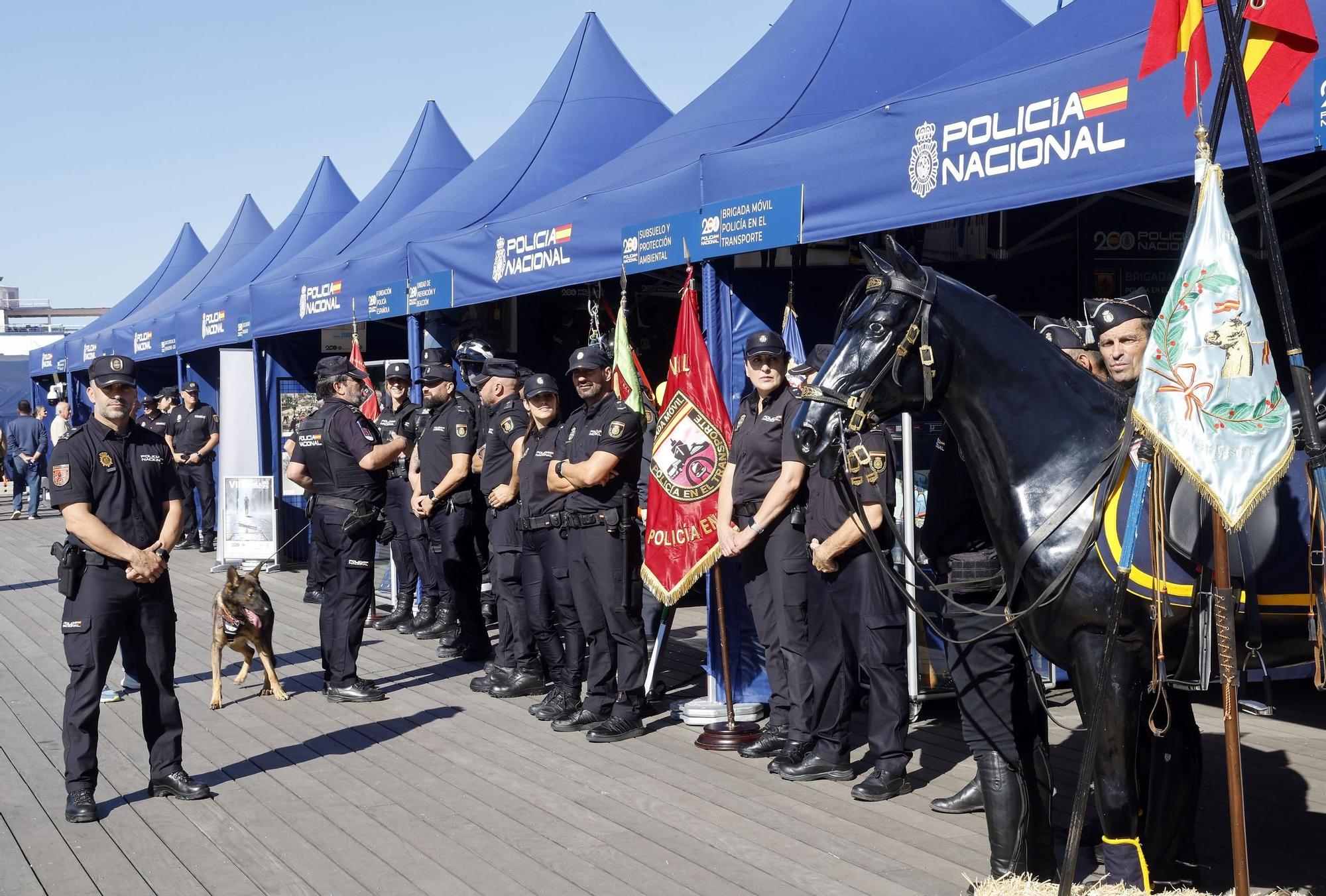 Vigo inaugura con la "Exposición de Medios" las celebraciones del Día de la Policía Nacional