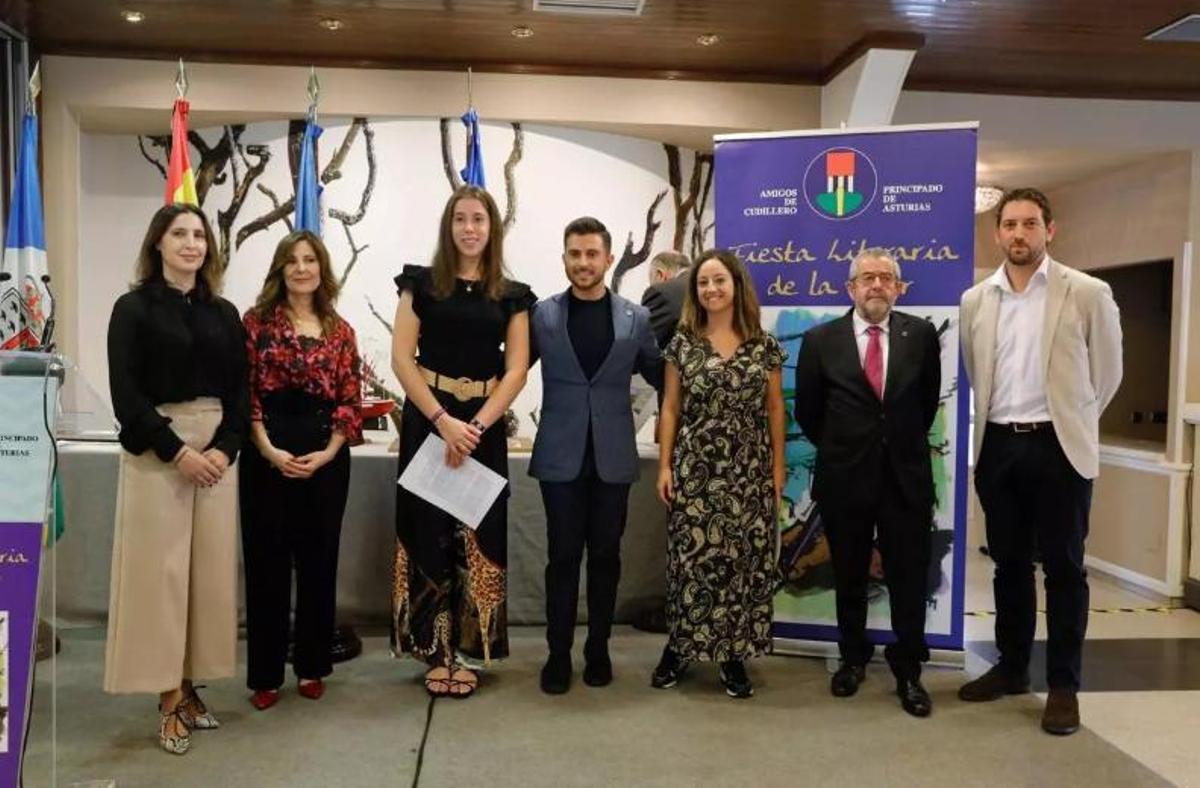 Entrega de los premios del certamen en una edición anterior durante la celebración de la "Fiesta literaria".