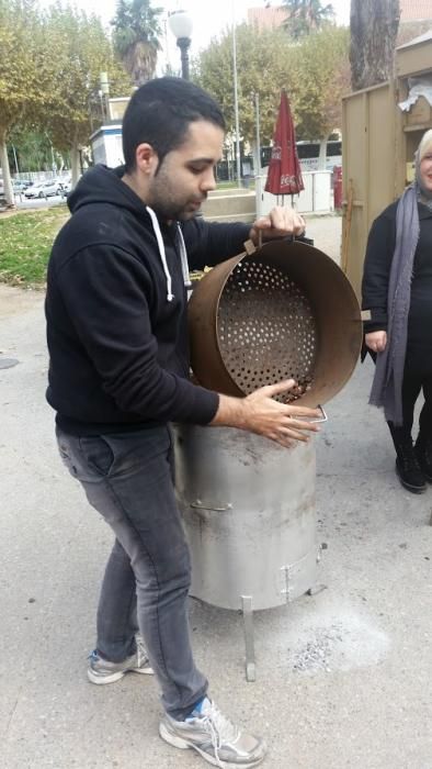 L'escola Renaixença visita la parada de castanyes