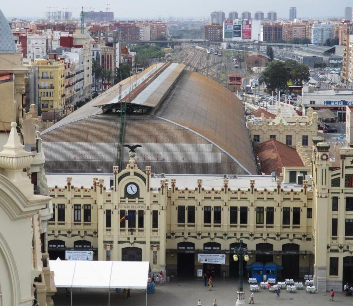 Edificio histórico de la Estación Norte de Valencia.