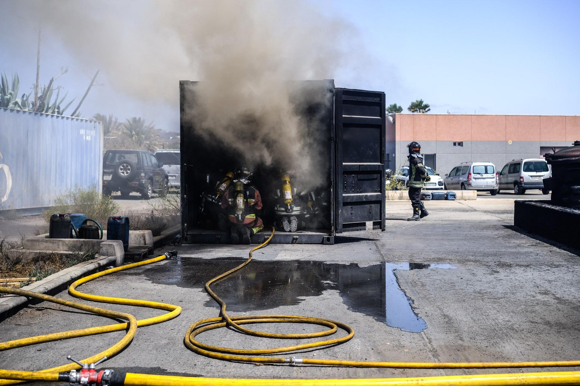 Bomberos en prácticas en Lomo Salas