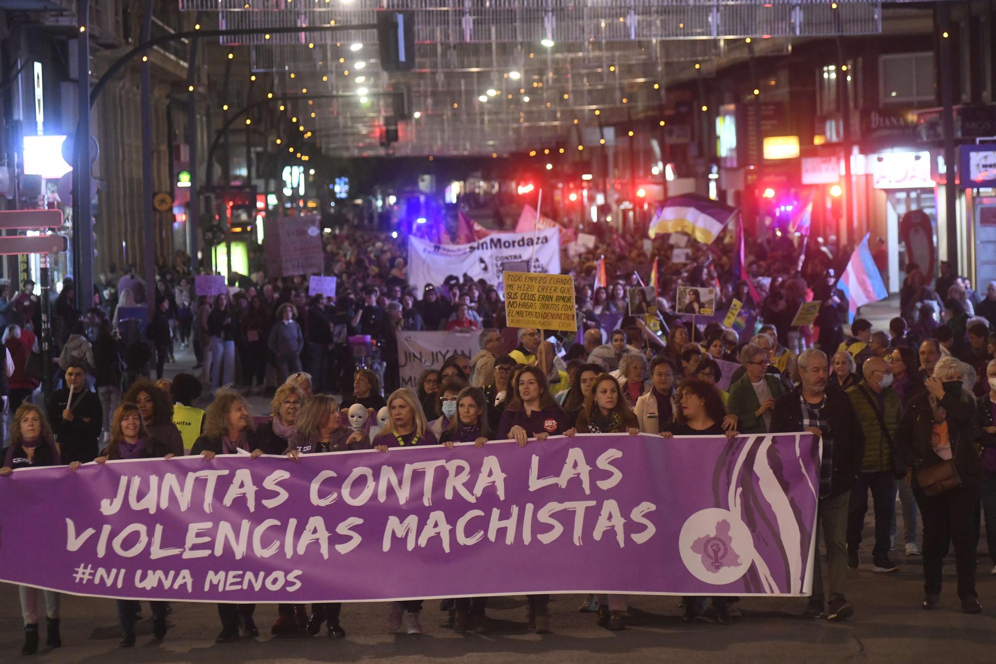 Las imágenes de la manifestación contra la violencia machista en Murcia