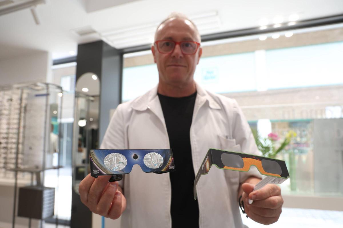 Las gafas deben ser homologadas y están dispobibles en cualquier óptica.