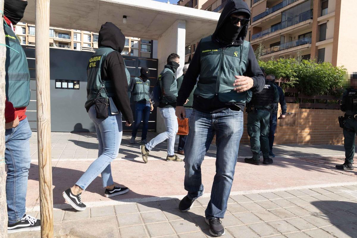 Golpe de la Guardia Civil contra contra el tráfico de personas en Alicante.