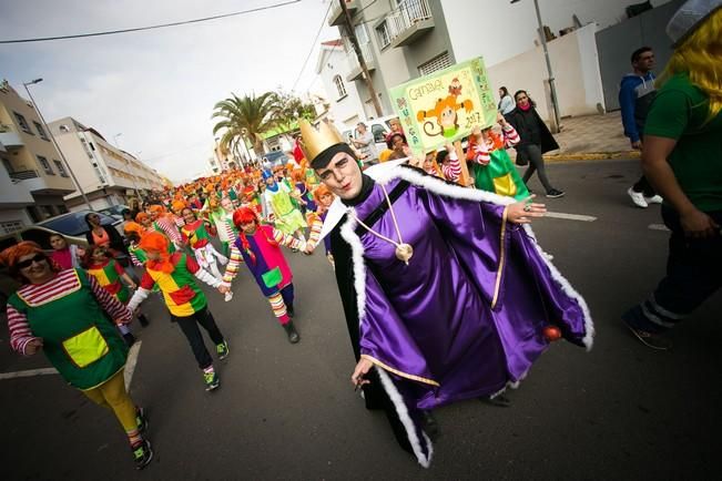 FUERTEVENTURA - PASACALLES INFANTIL DEL CARNAVAL DE PUERTO DEL ROSARIO 2017 - EN LA FOTO EL COLEGIO PABLO NERUDA - 24-02-17