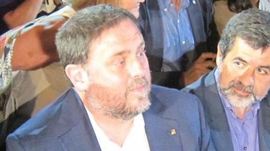 Expedienten Sànchez  i Junqueras per enviar missatges des de la presó