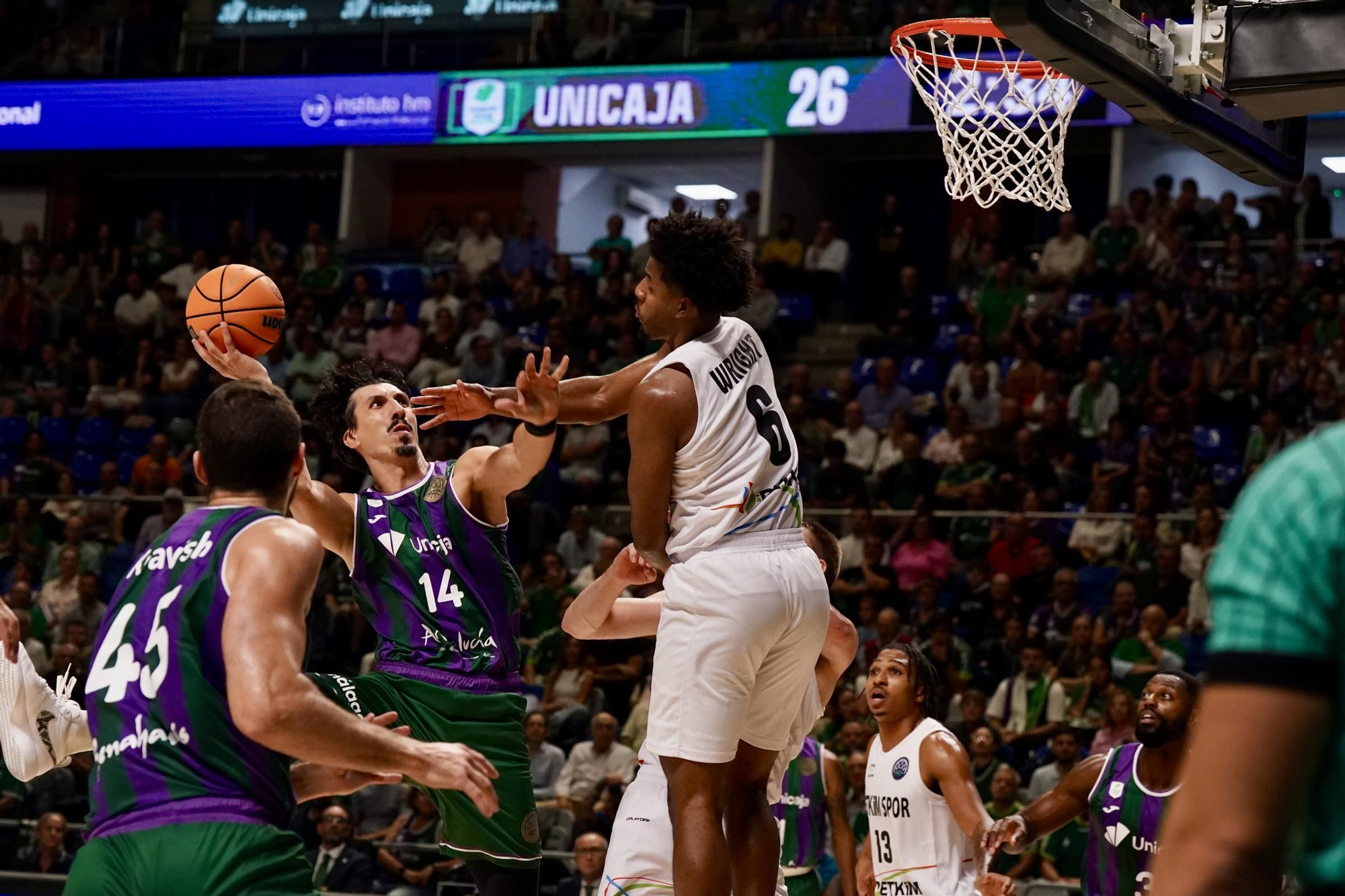Partido disputado entre el Unicaja y el Aliaga Petkimspor de la BCL