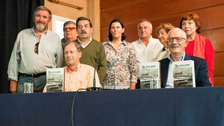 La presentación ayer de la recuperación del periódico &quot;La Atalaya&quot; en la Casa de Cultura de Ribadesella.