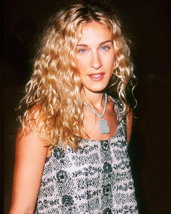 PP Carrie Bradshaw y su pelo rizado