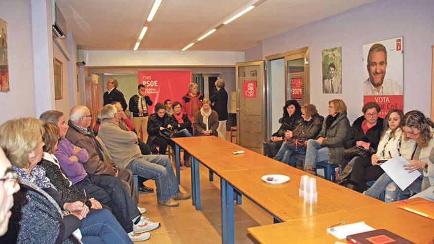 Imagen de la asamblea celebrada el pasado miércoles en la sede local del PSOE.