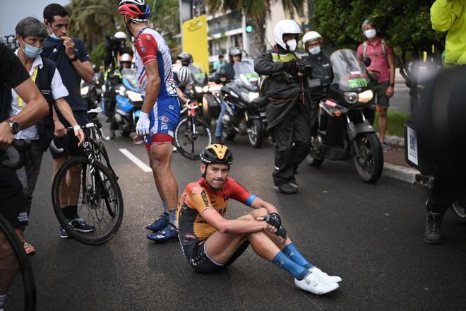Espectacular caída en la primera etapa del Tour 2020